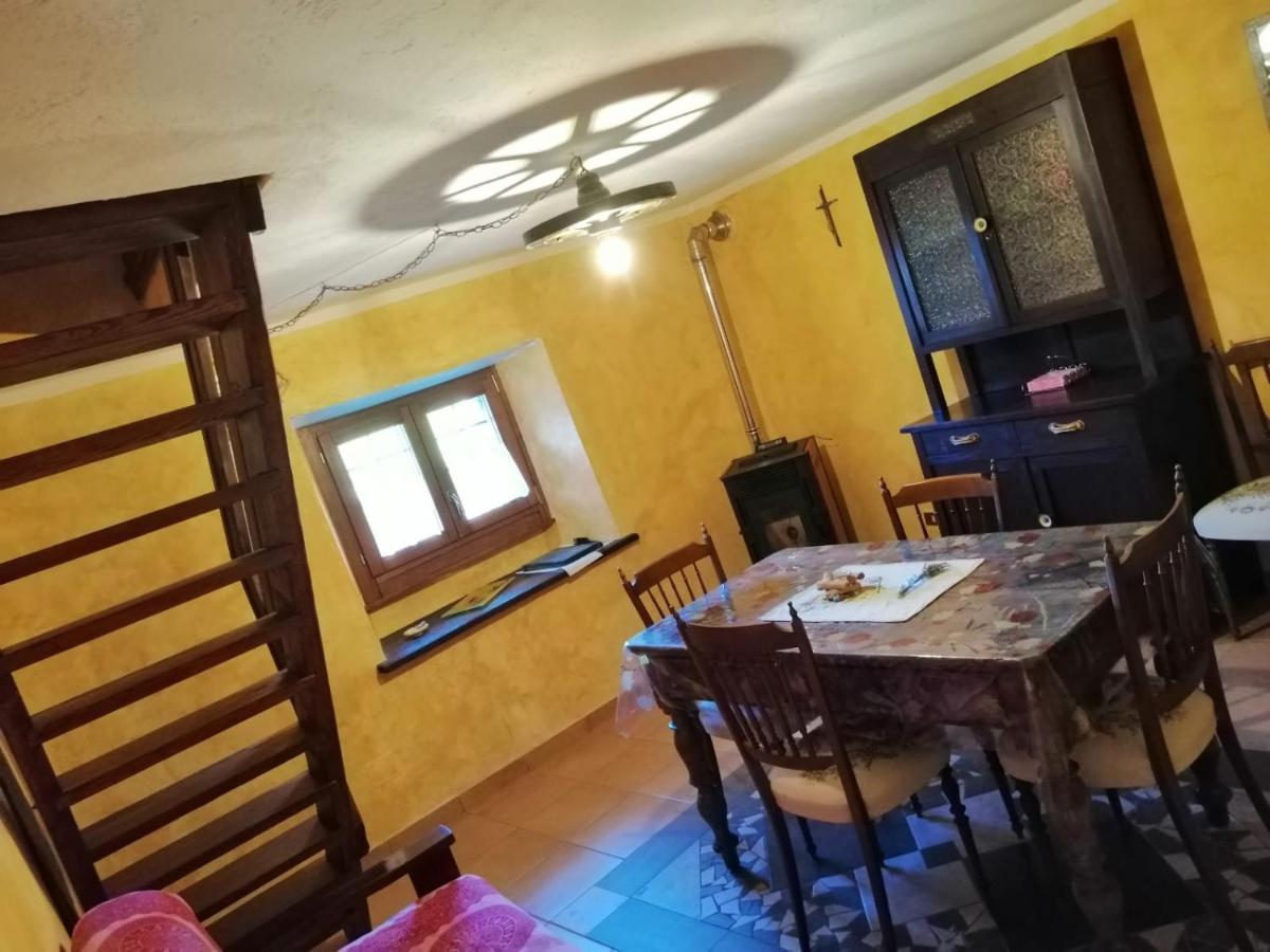Villa Casa Vacanze La Carbunera Domodossola Exterior foto